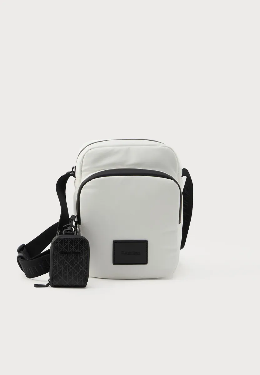 PUFFER UTILITY REPORTER - Umhängetasche - bright white