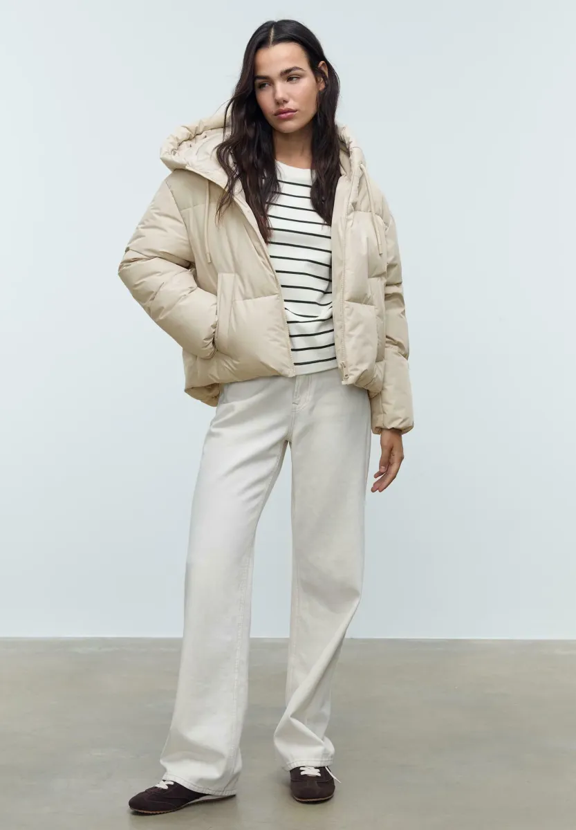 PUFFER WITH HOOD - Winterjacke - stone