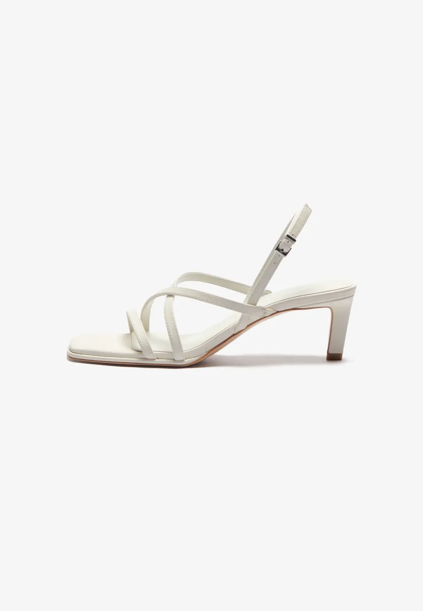 Pumps - off white