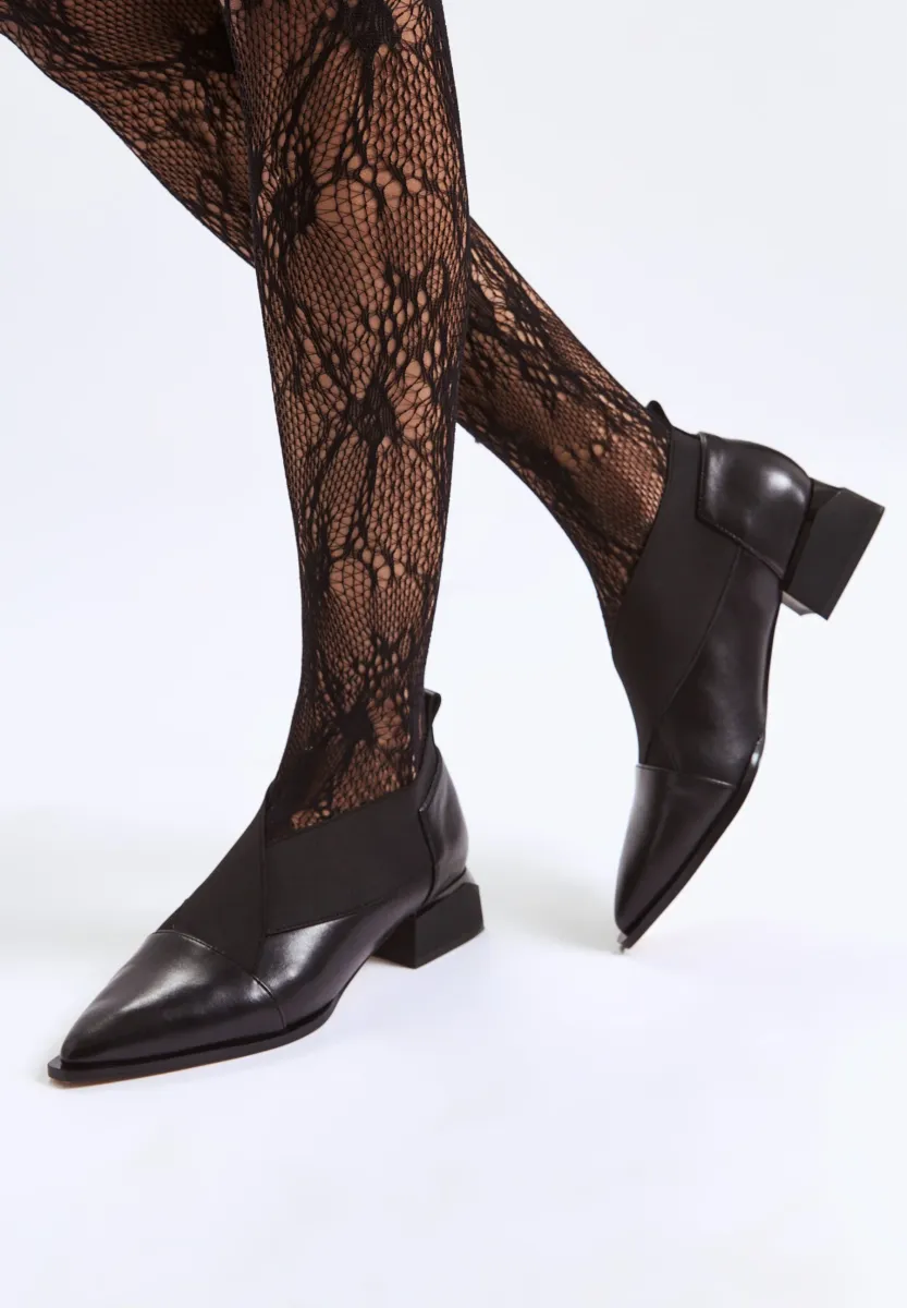 Pumps - patent black