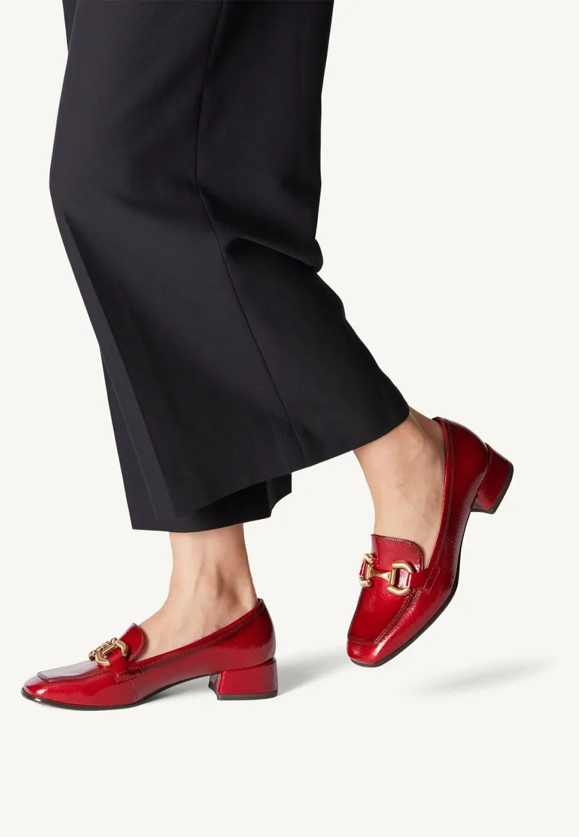 Pumps - red