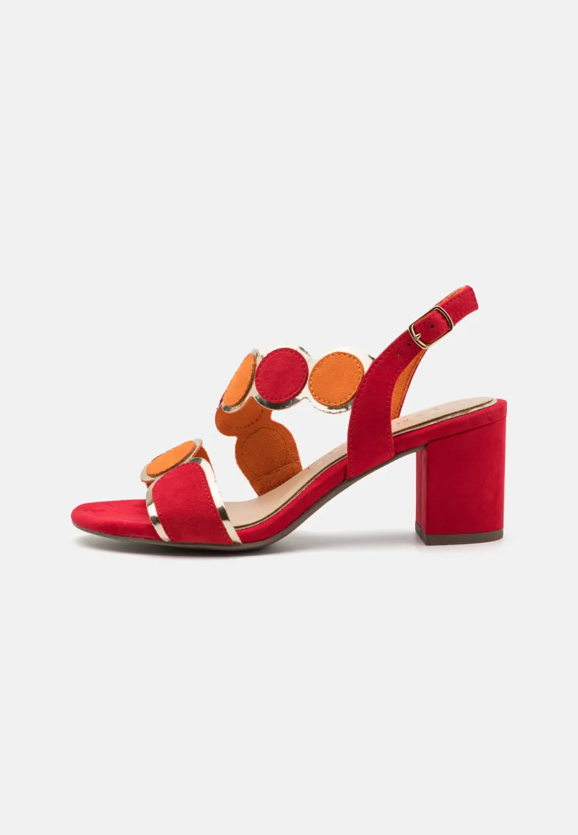 Pumps - red