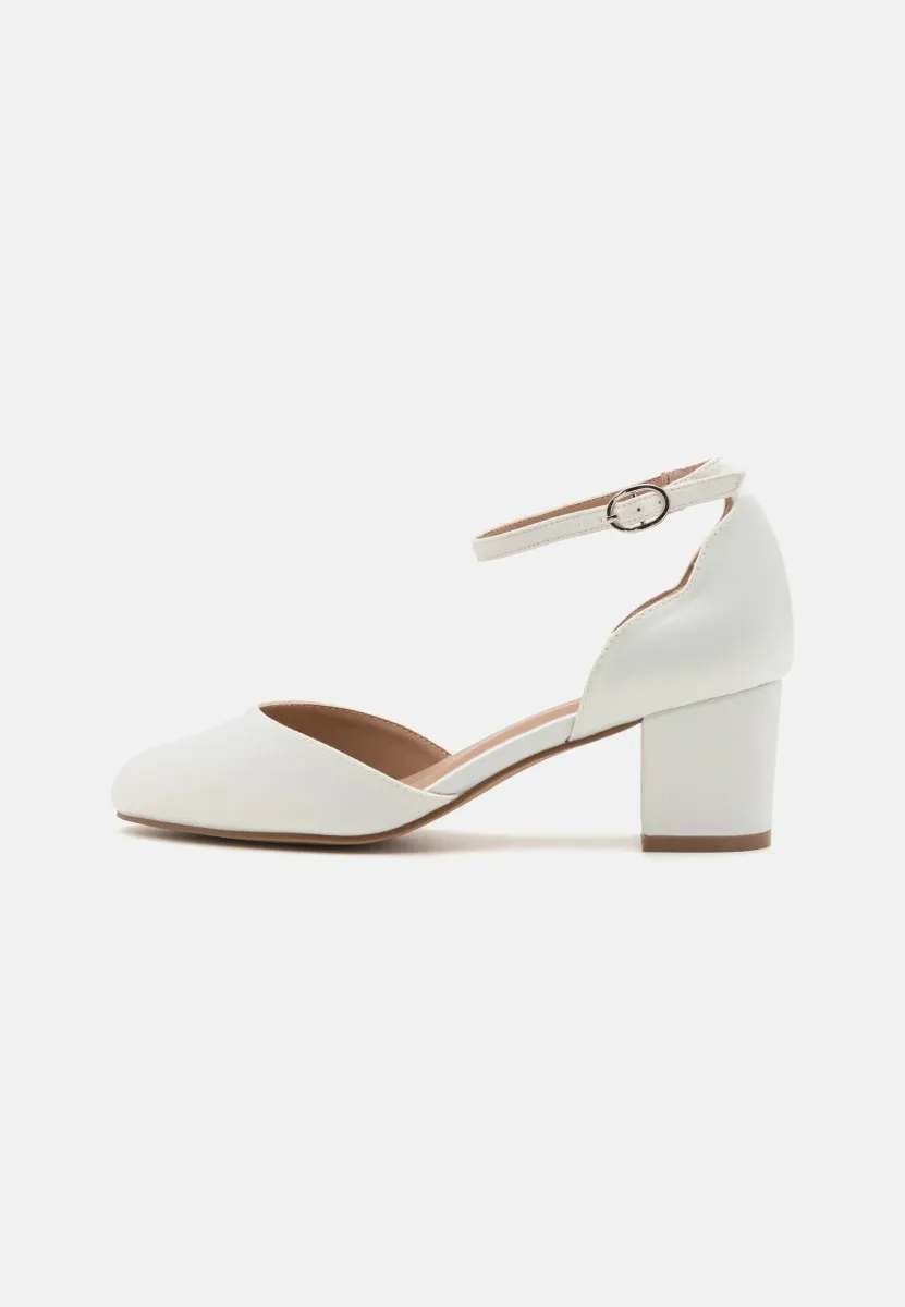 Pumps - white
