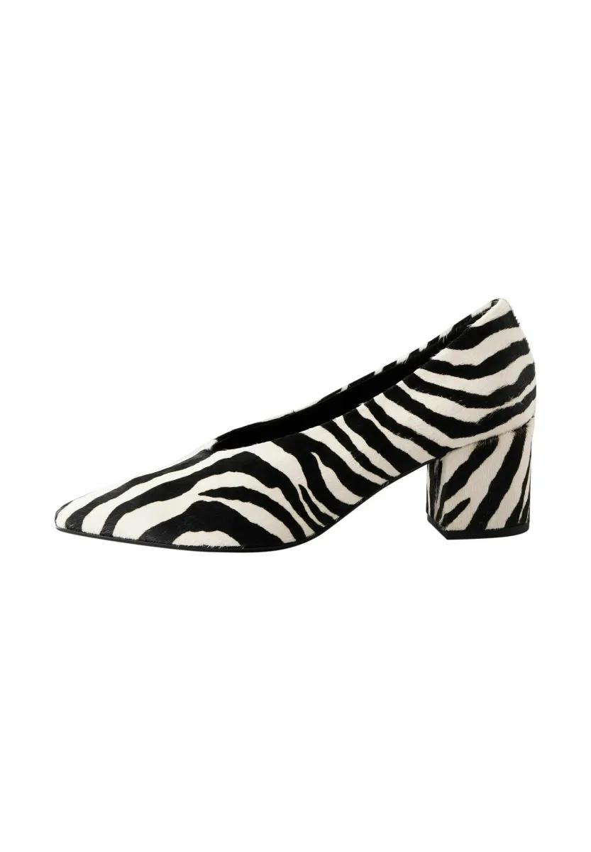 Pumps - zebra