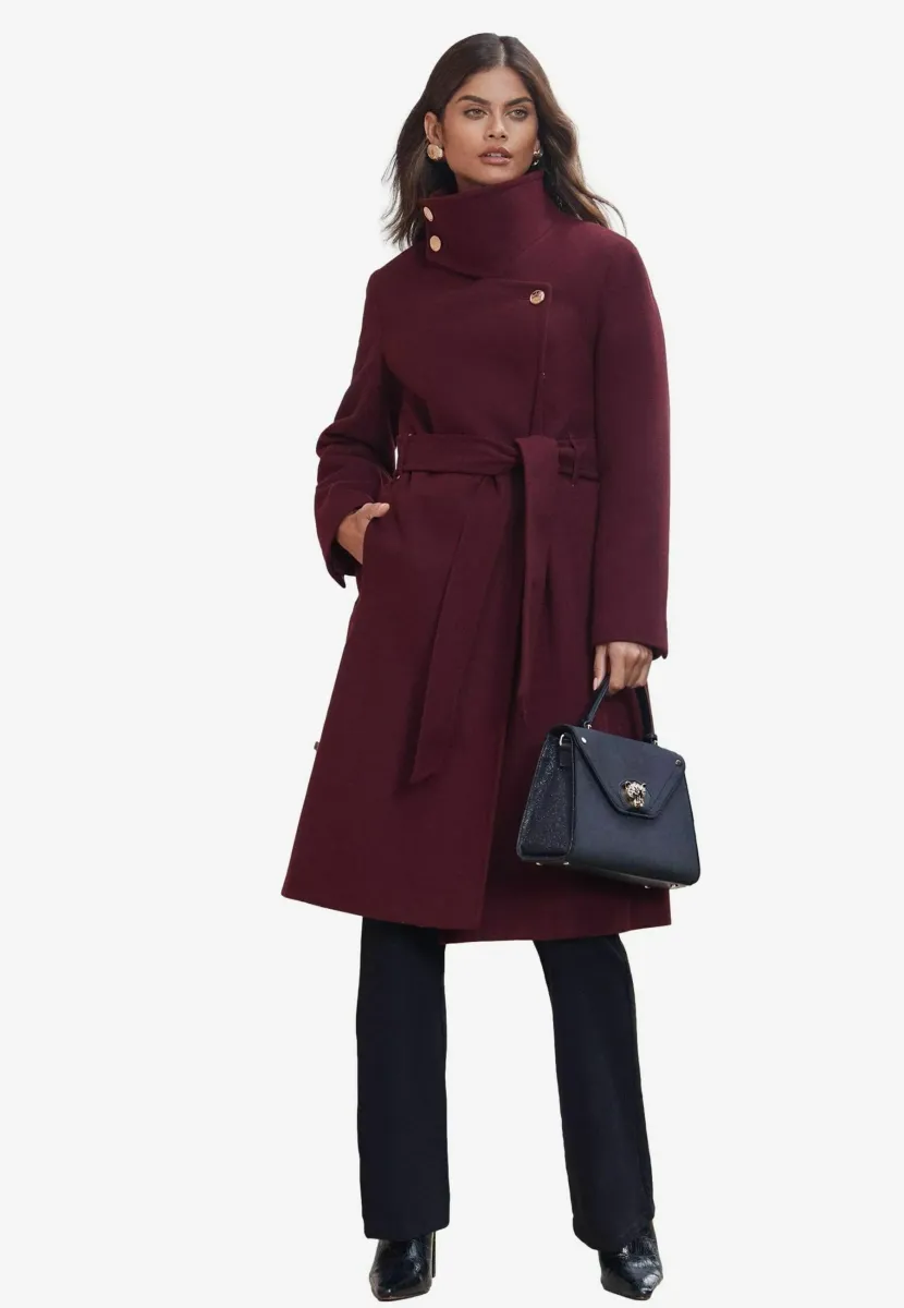 REGULAR FIT - ASYMMETRICAL FUNNEL NECK BELTED - Klassischer Mantel - berry red