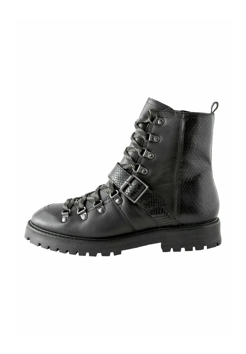 REGULAR FIT  - Plateaustiefelette - black leather