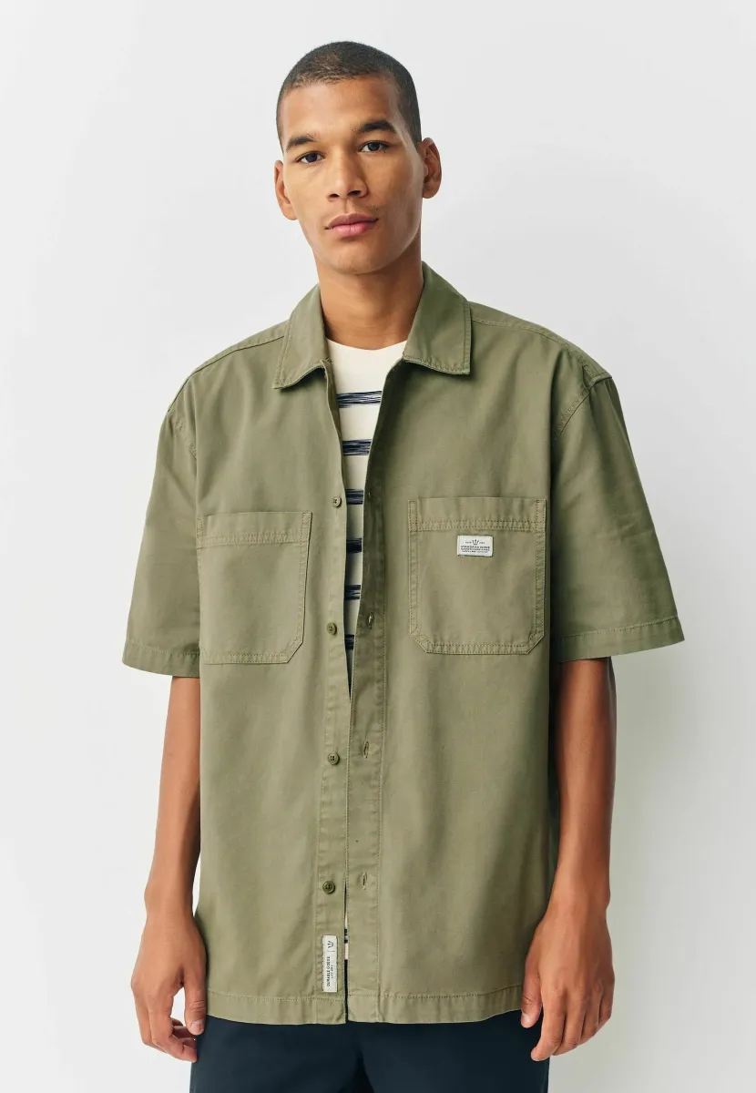 REGULAR FIT - SHORT SLEEVE  - Hemd - sage green