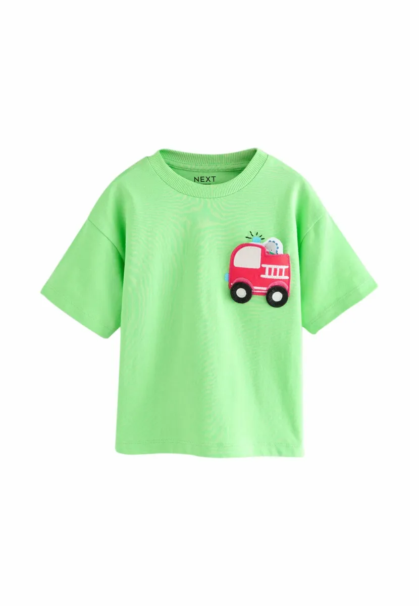 REGULAR FIT SHORT SLEEVE INTERACTIVE APPLIQUÉ - T-Shirt print - green fire engine