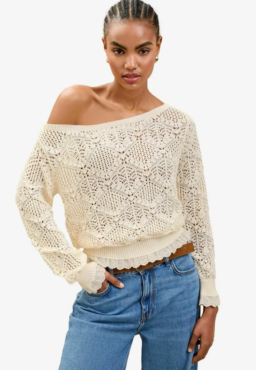 REGULAR FIT - SLASH NECK BRODERIE FRILL  - Strickpullover - ivory
