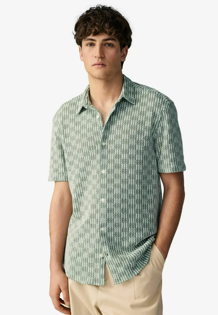 REGULAR FIT - TEXTURED SHORT SLEEVE - Hemd - green