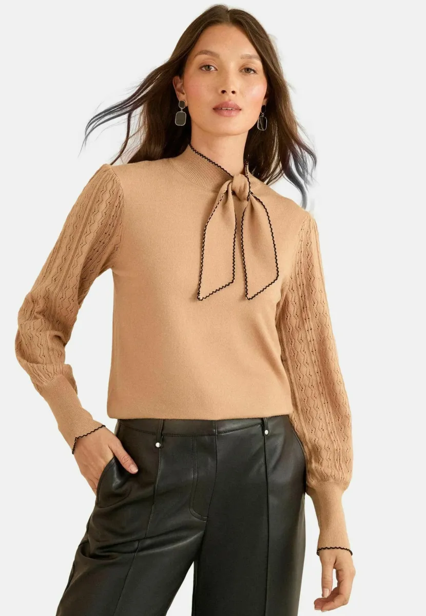 REGULAR FIT - TIE NECK  - Strickpullover - camel