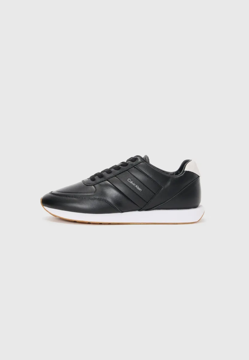 RETRO RUNNER - Sneaker low - black/bright white/gum