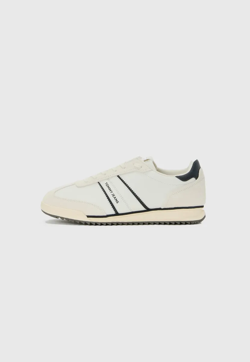 RETRO RUNNER - Sneaker low - ecru/black