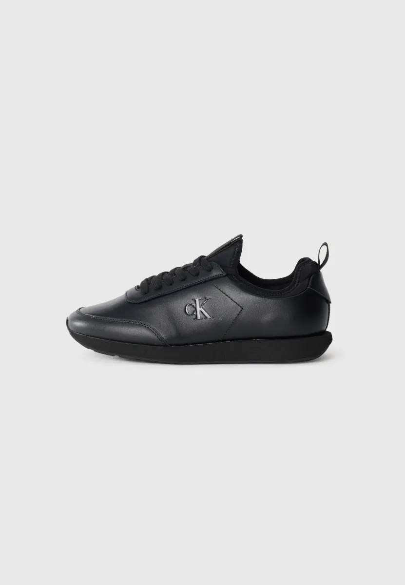 RETRO RUNNER - Sneaker low - triple black