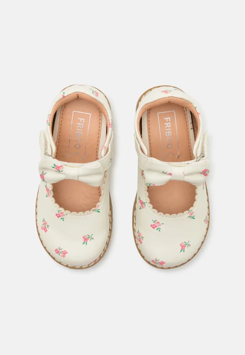 Riemchenballerina - white