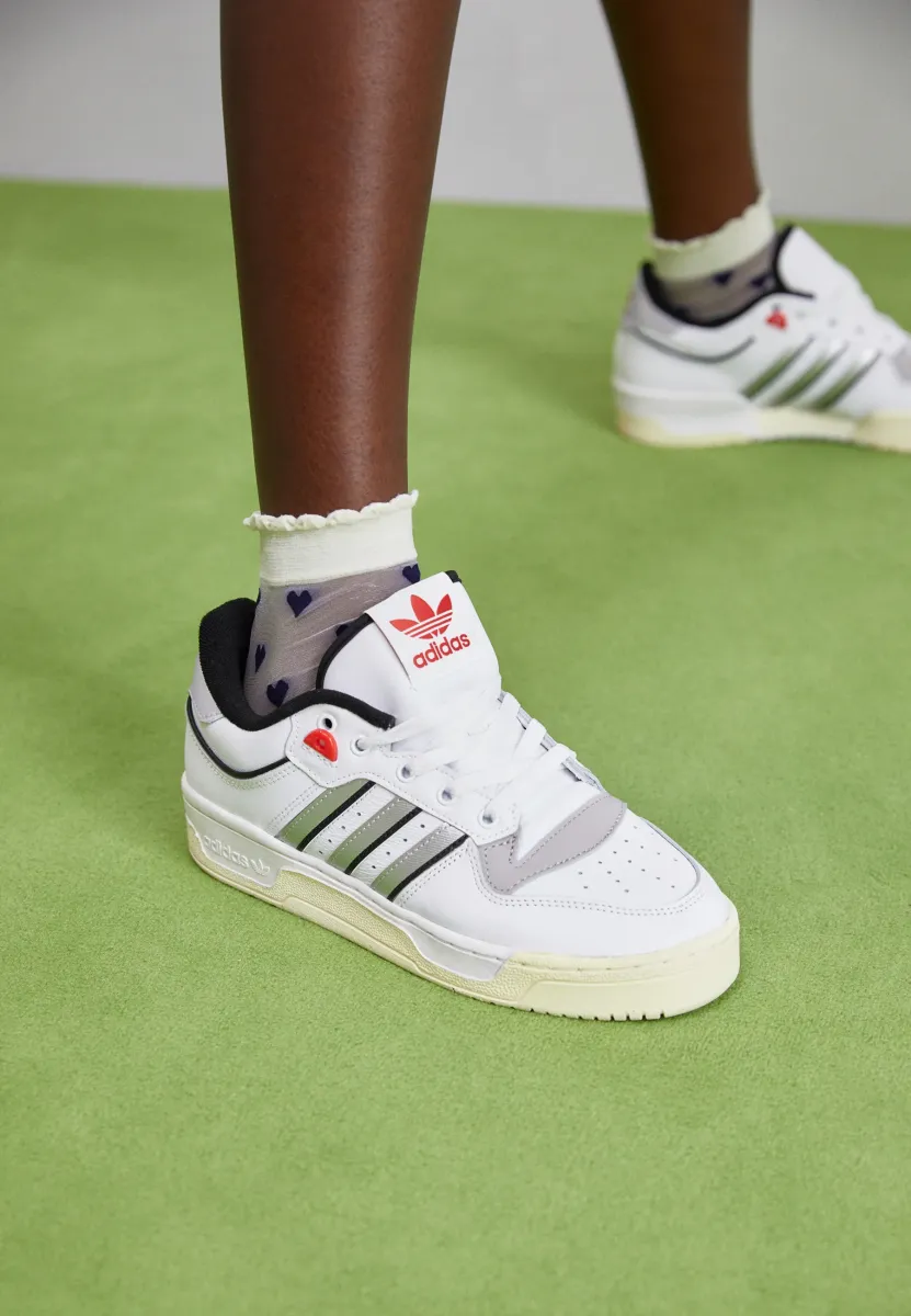 RIVALRY  - Sneaker low - footwear white/silver metallic/core black