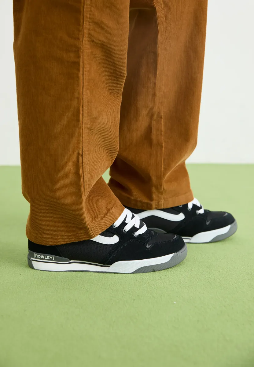 ROWLEY UNISEX - Skateschuh - black/white