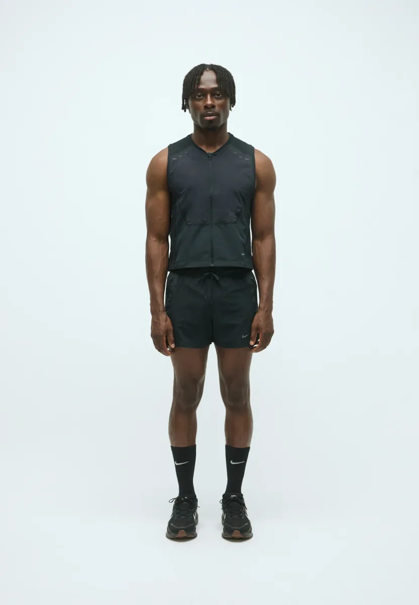 RUN SHORT - Kurze Sporthose - black