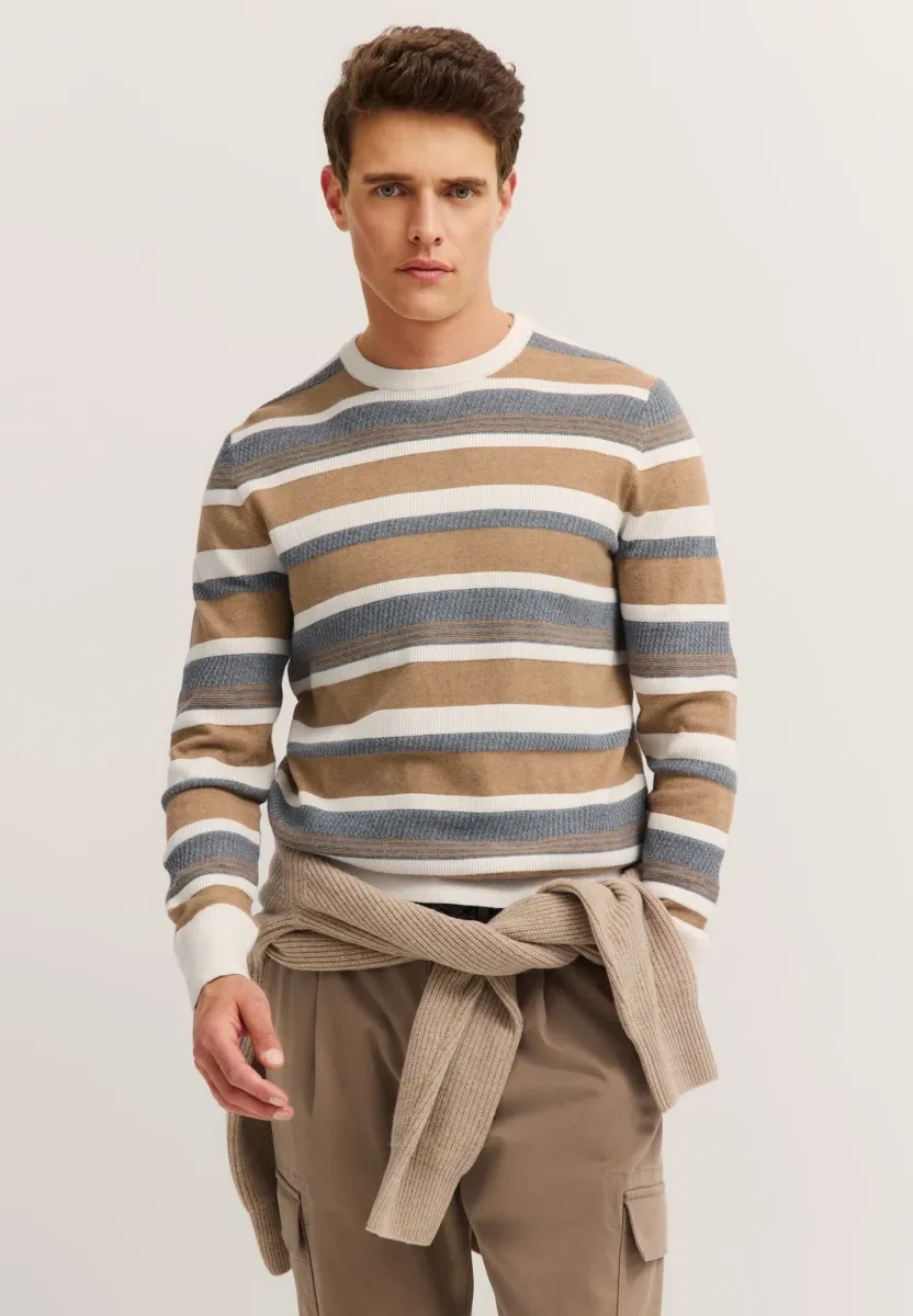 RUNDHALS GESTREIFT - Strickpullover - beige