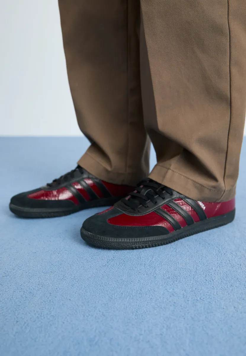 SAMBA OG UNISEX - Sneaker low - shadow red/core black/silver met