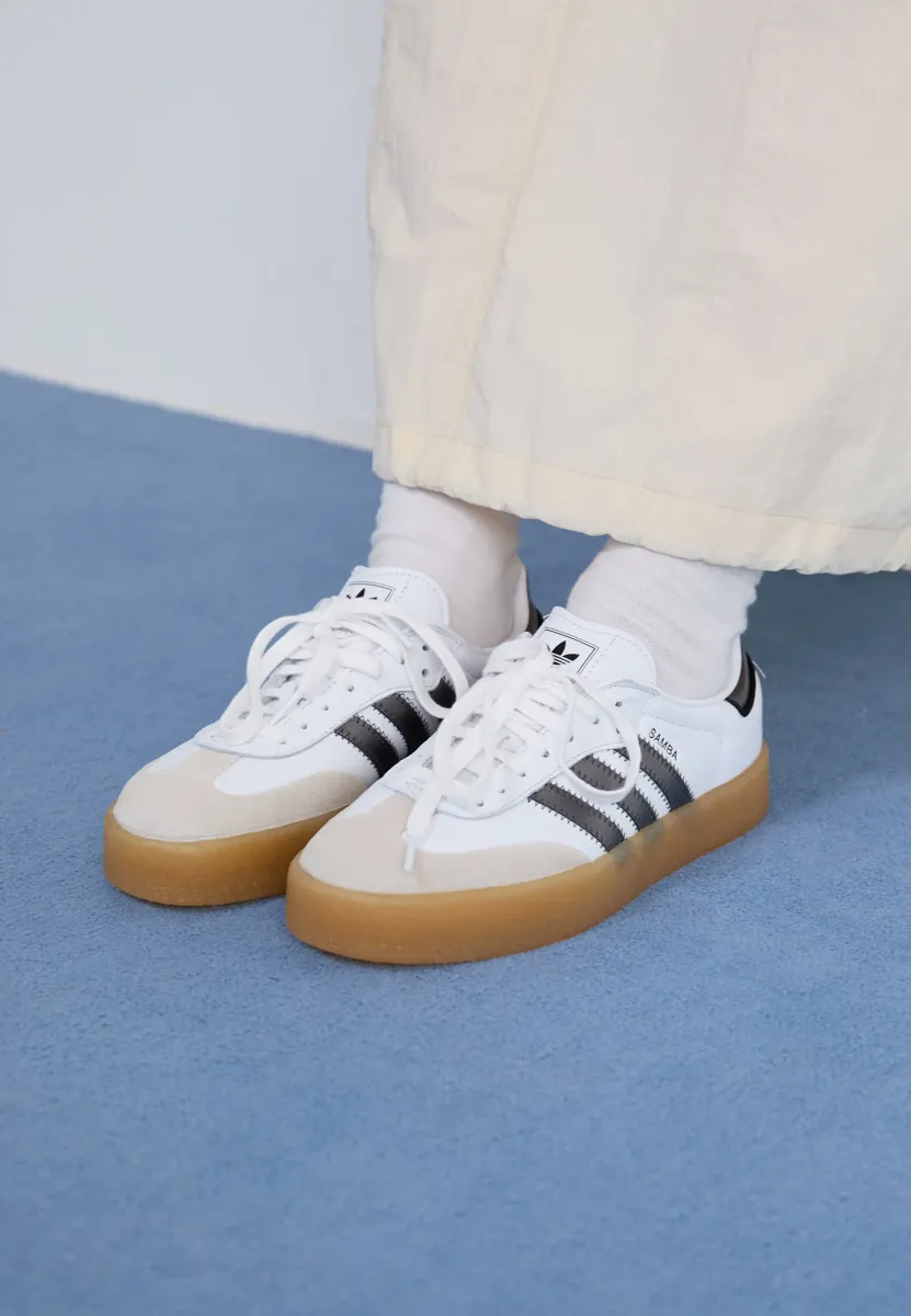 SAMBAE - Sneaker low - core black/core black/gum