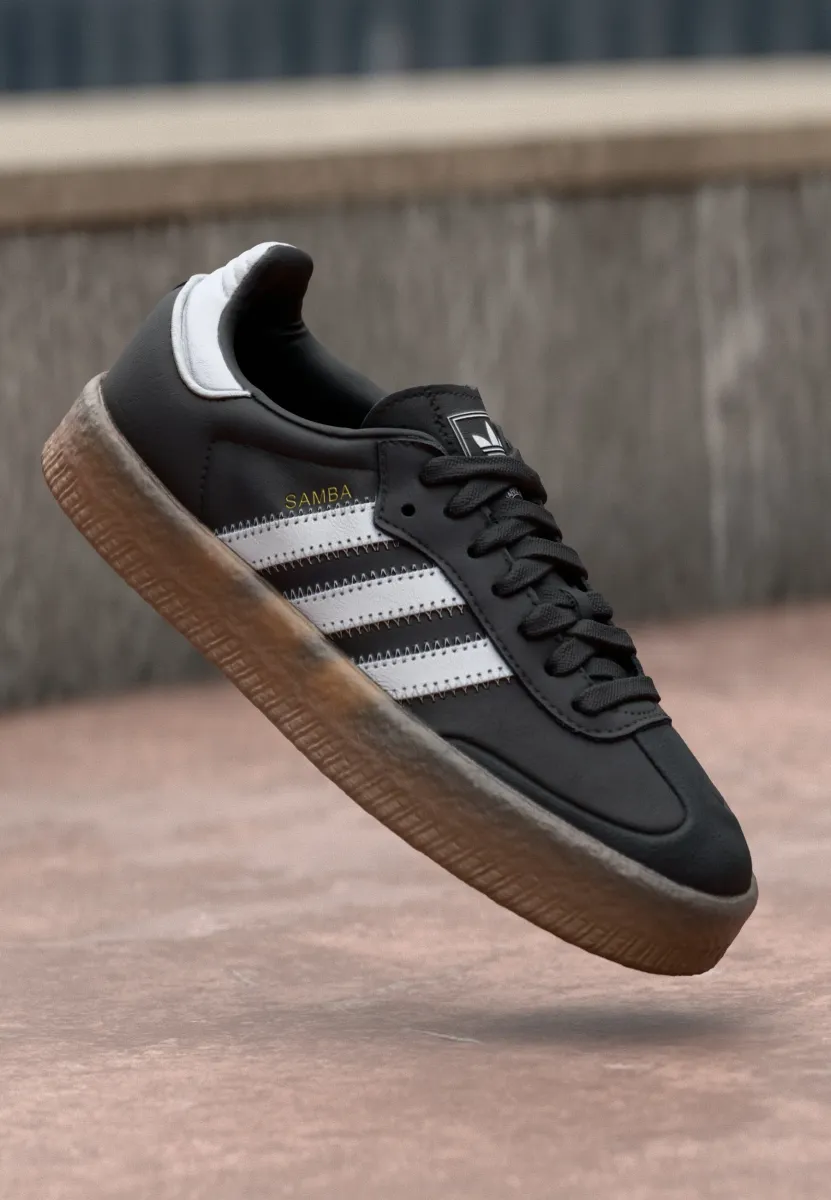 SAMBAE - Sneaker low - core black/footwear white/gold metallic