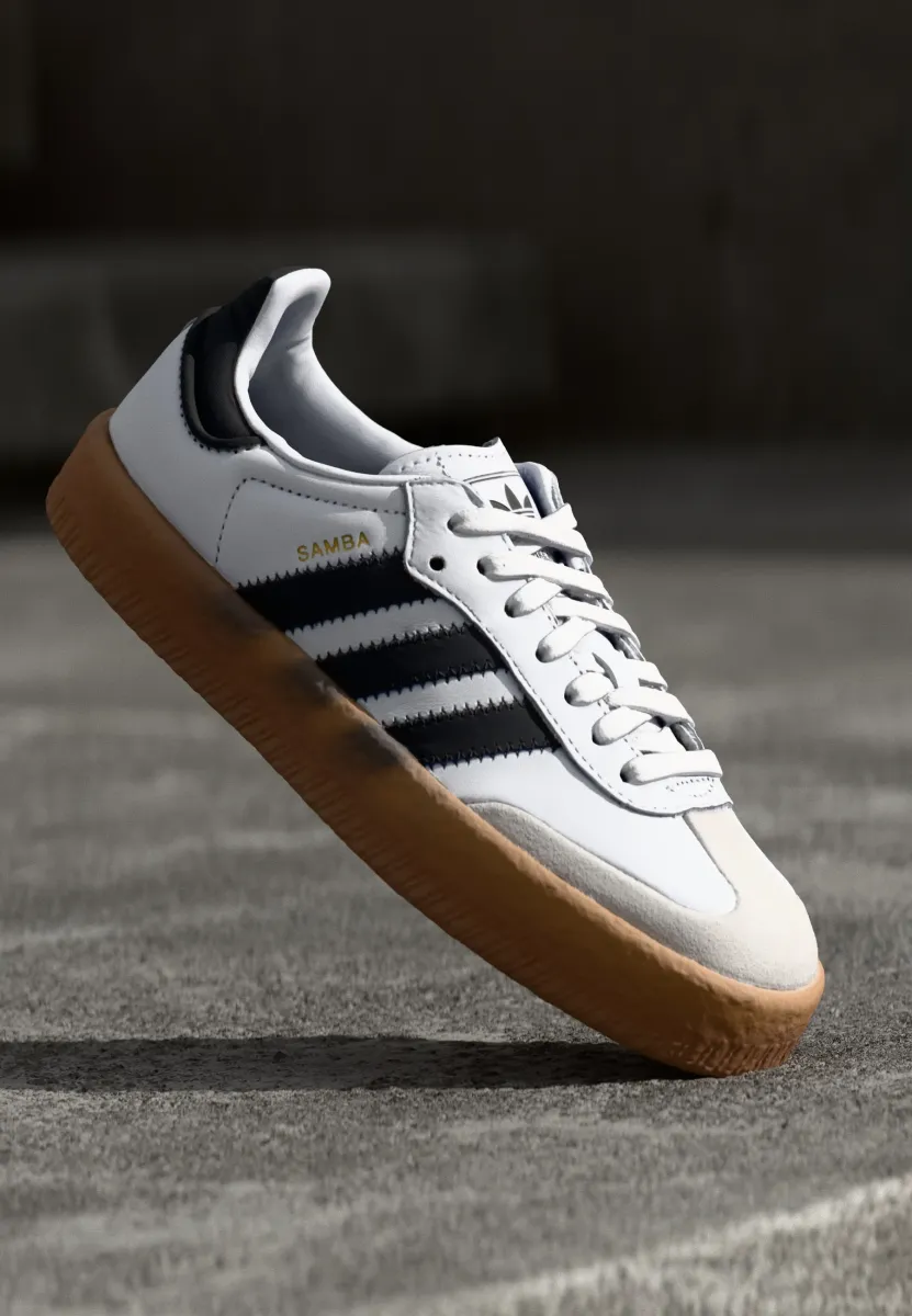 SAMBAE - Sneaker low - footwear white/core black/gold metallic