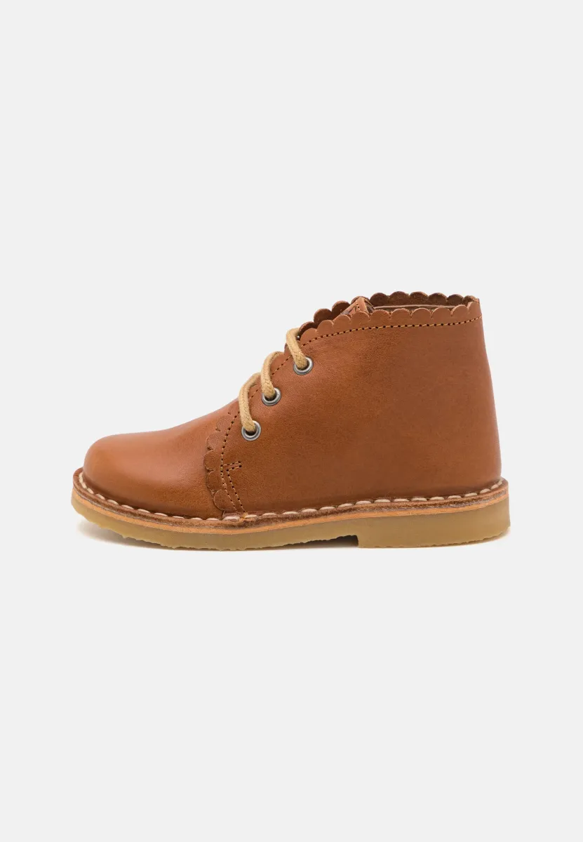 SCALLOP UNISEX - Schnürer - cognac