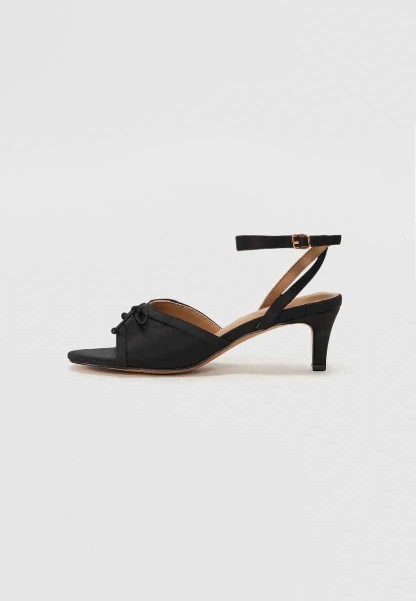 Schaftsandale - black
