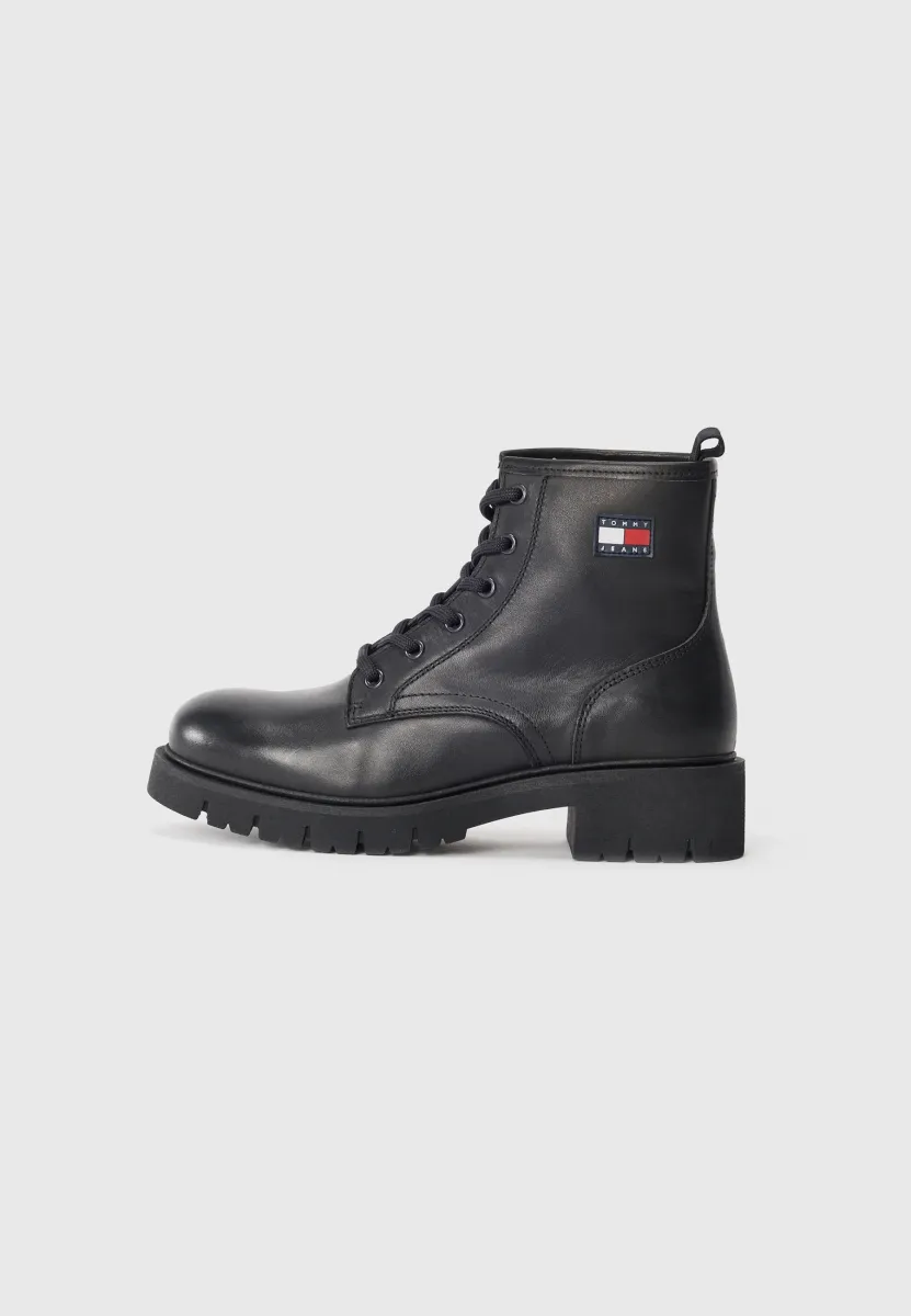 Schnürstiefelette - black