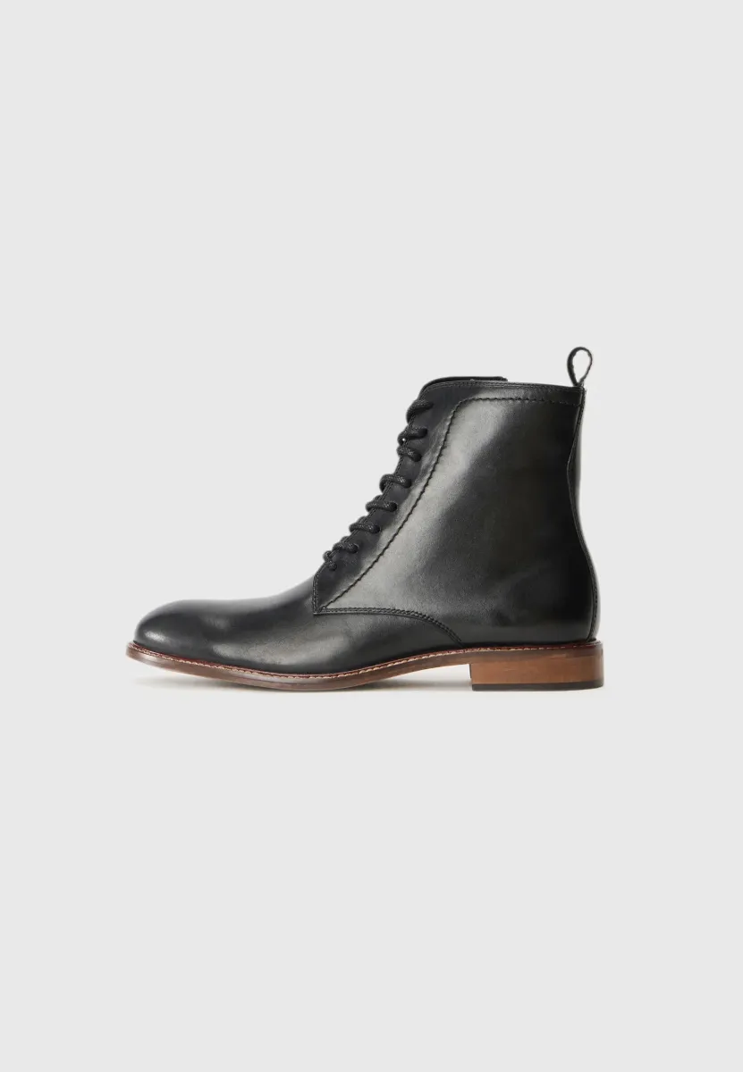 Schnürstiefelette - black