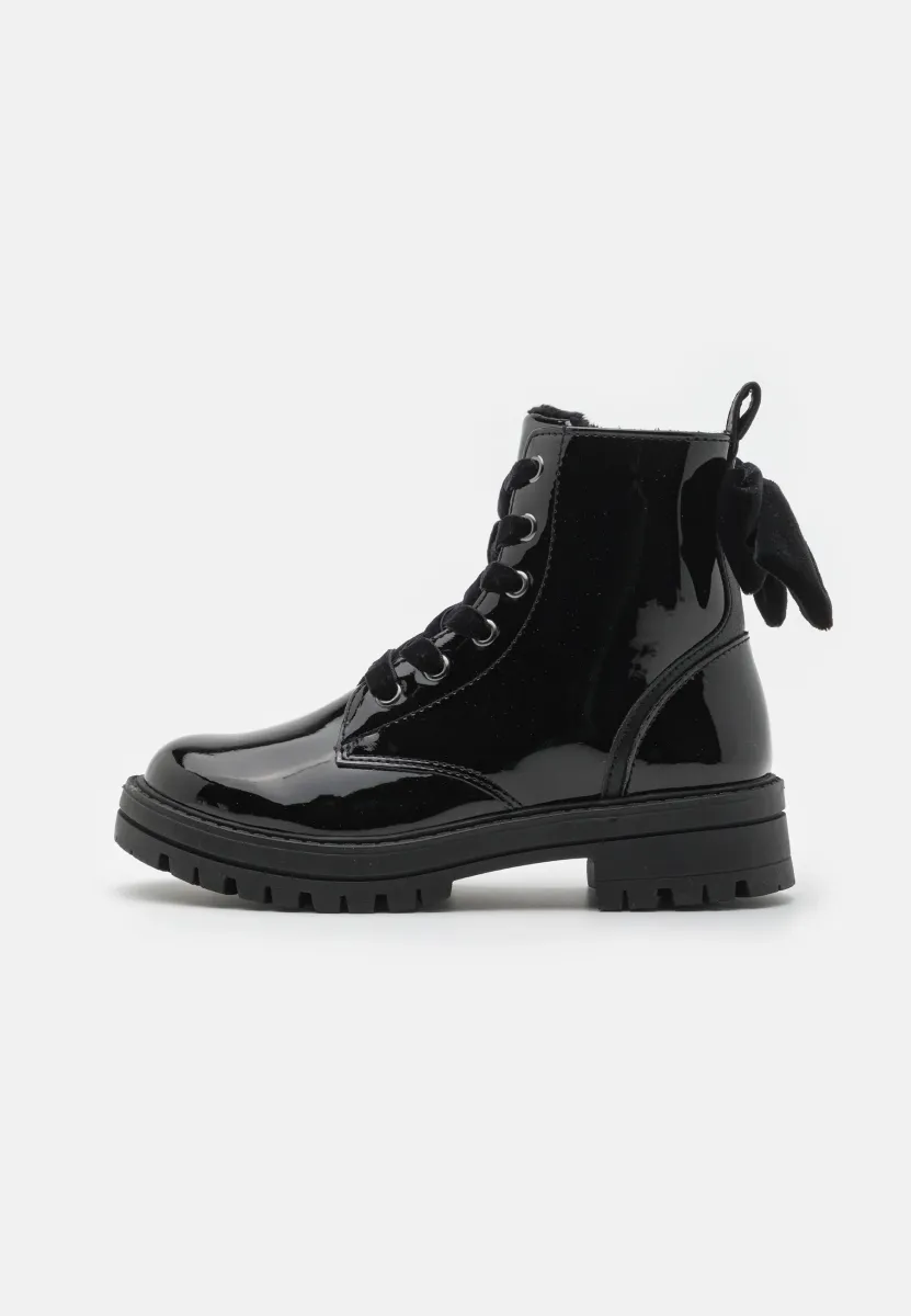 Schnürstiefelette - black