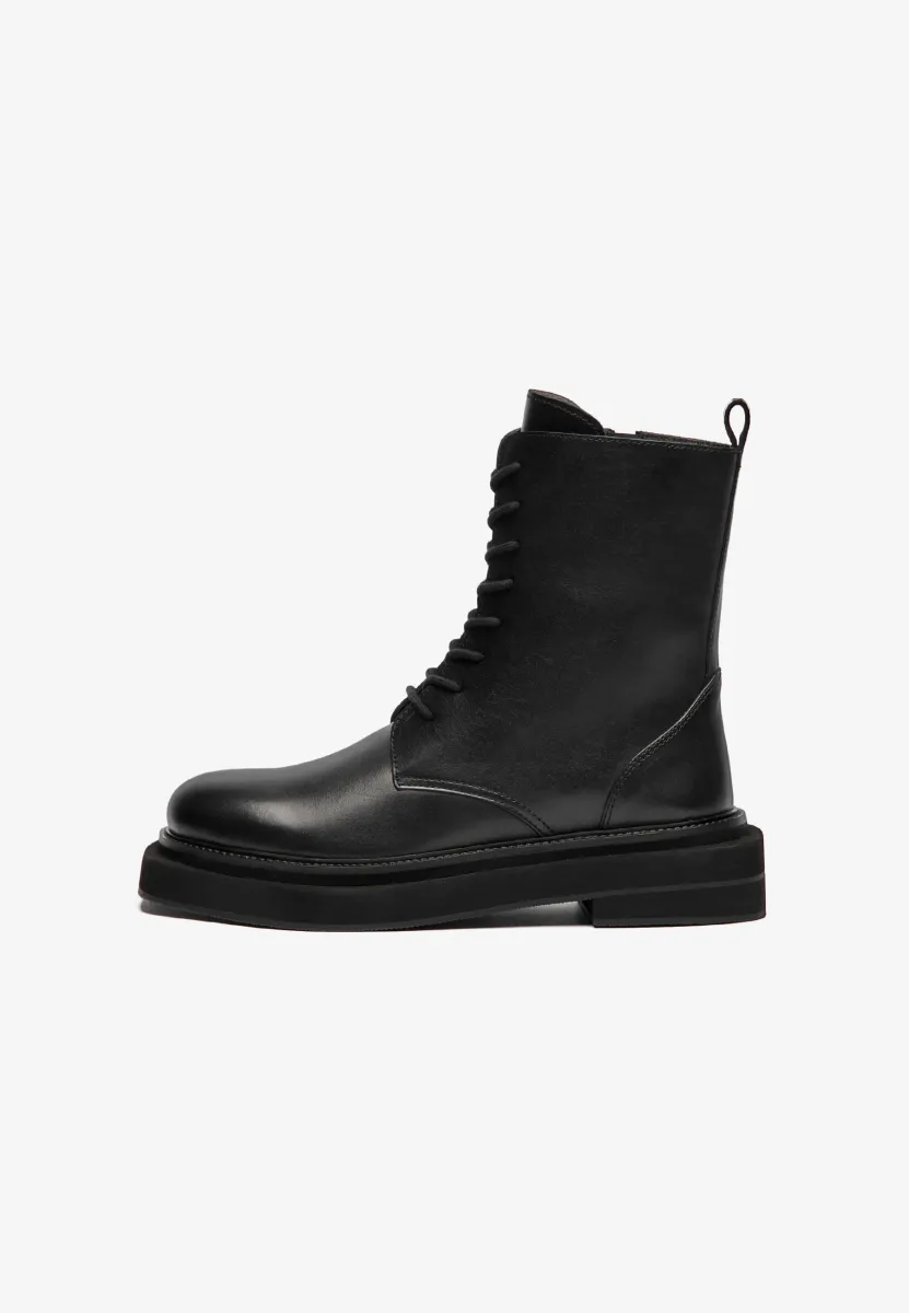 Schnürstiefelette - black