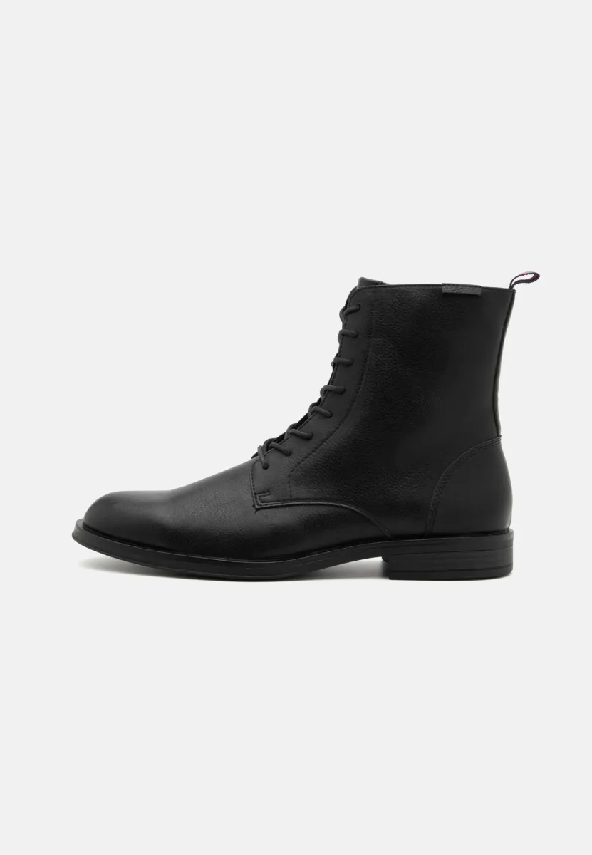 Schnürstiefelette - black