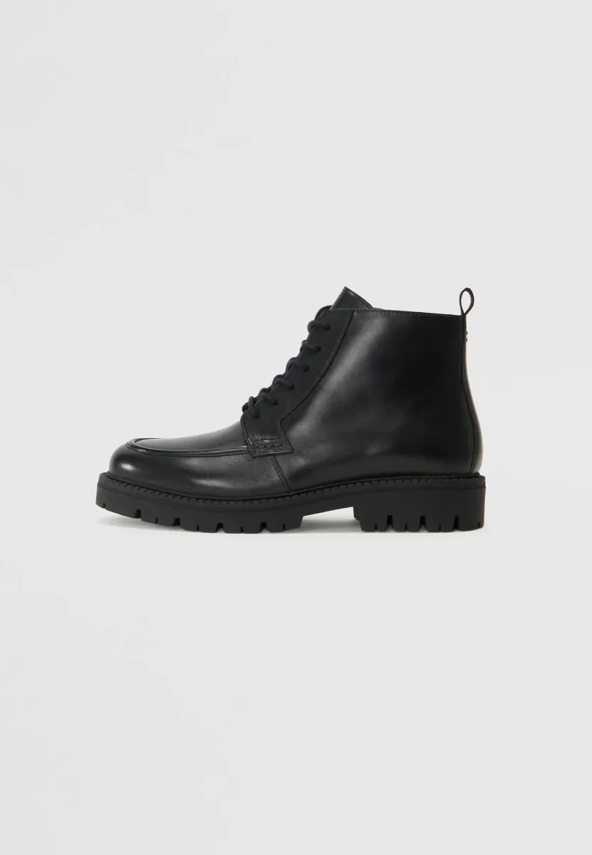 Schnürstiefelette - black
