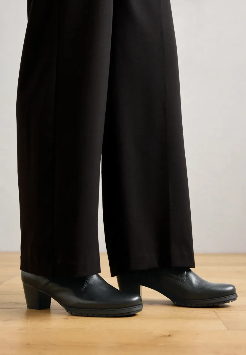 Schnürstiefelette - schwarz