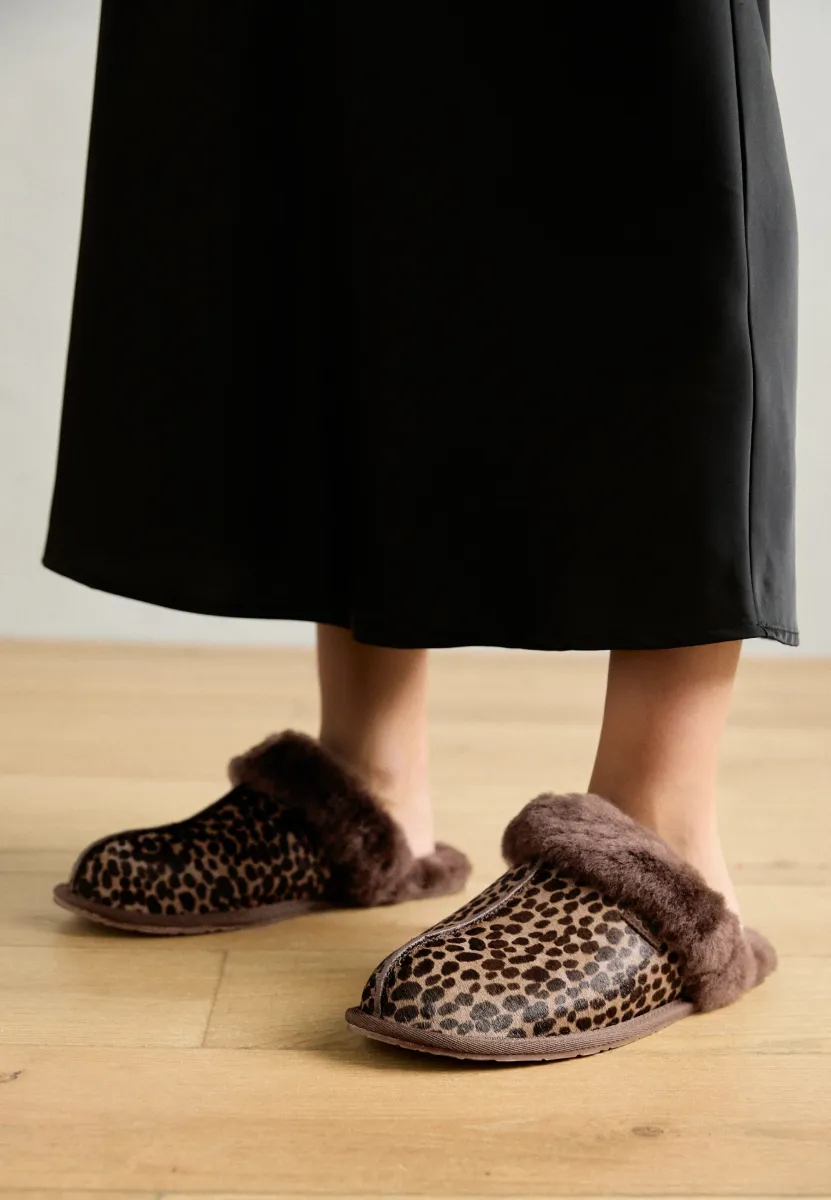 SCUFFETTE CASPIAN - Hausschuh - burnt cedar