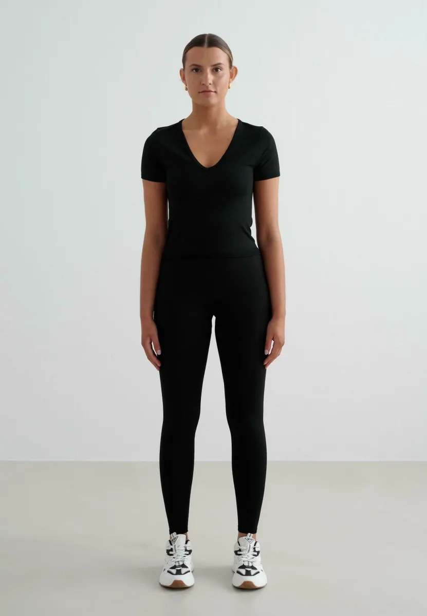 SHAPE SEAMLESS SHORT SLEEVE - T-Shirt basic - black