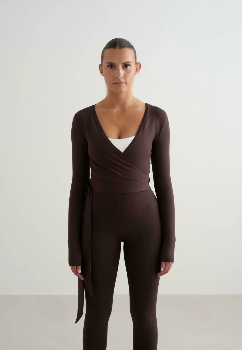 SHAPE SEAMLESS WRAP LONG SLEEVE - Langarmshirt - brown