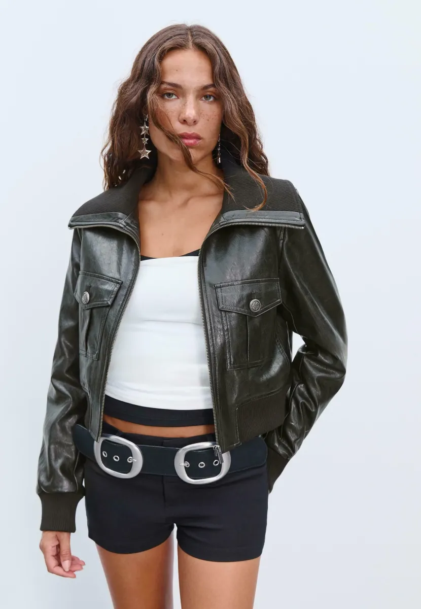SHORT LEATHER EFFECT WITH POCKETS  - Lederjacke - black