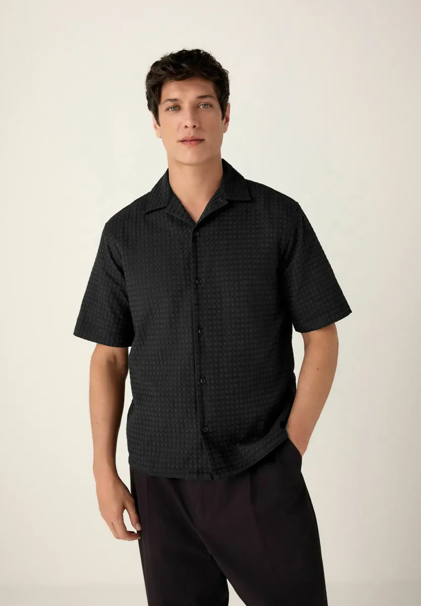 SHORT SLEEVE TEXTURED WAFFLE - Hemd - black