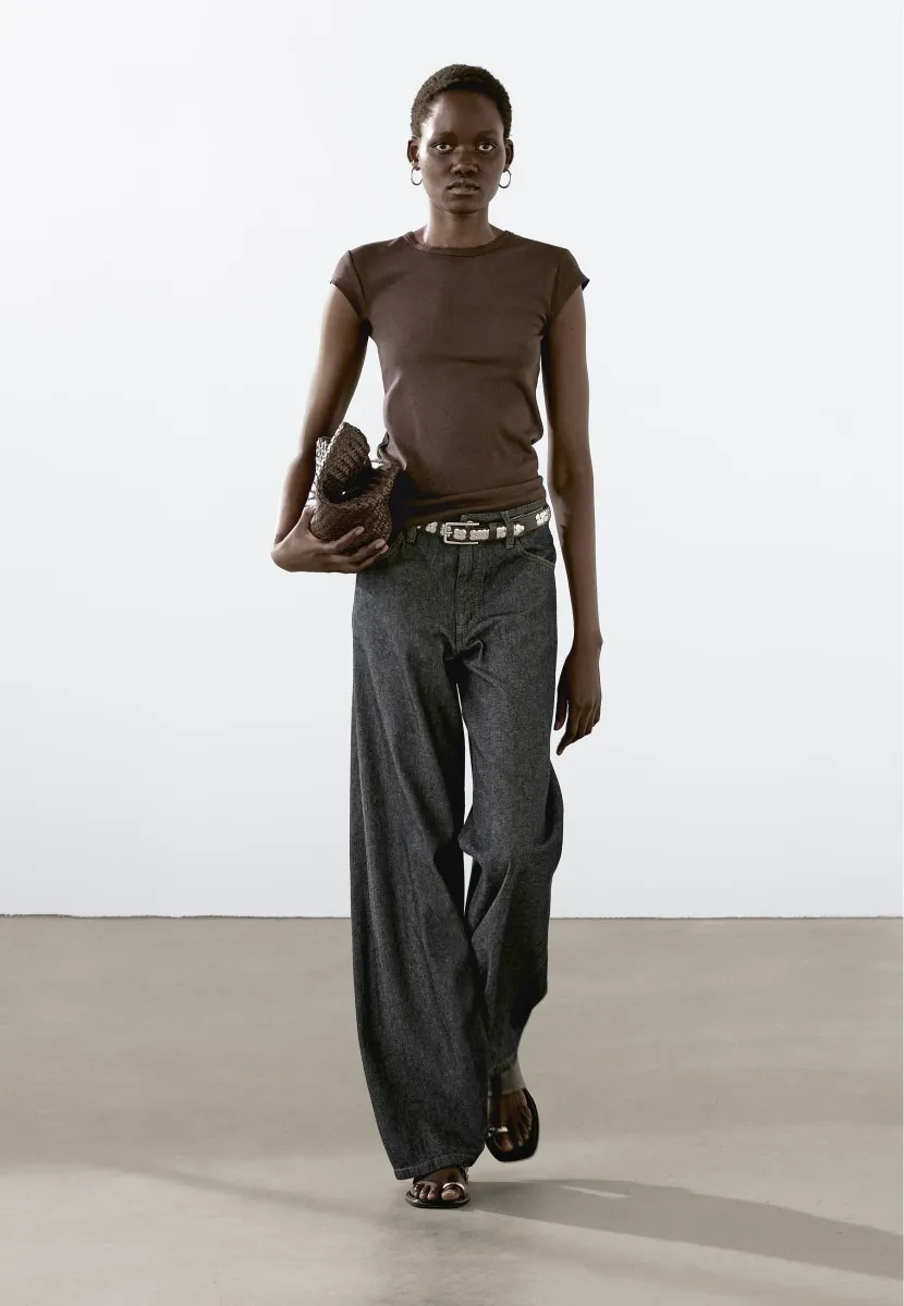 SHORT SLEEVE WITH TRIM DETAILS - T-Shirt basic - dark brown