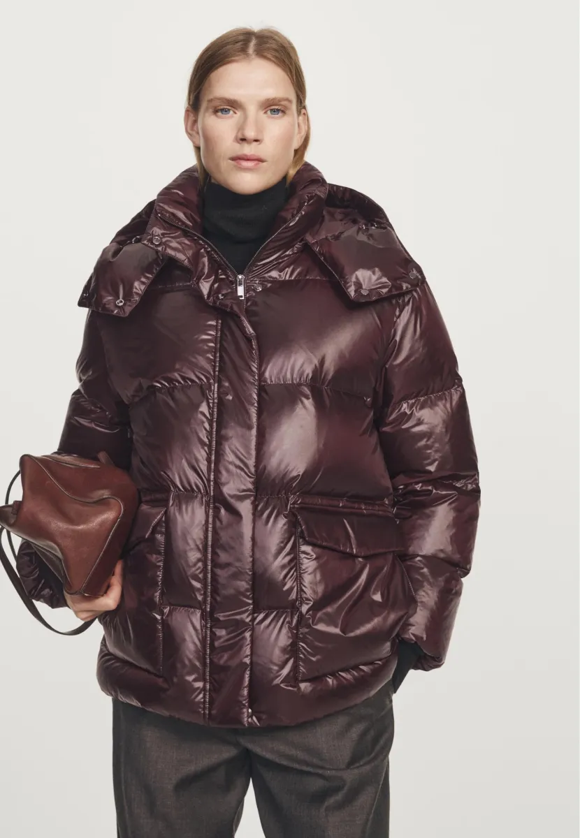 SHORT WATER-REPELLENT PUFFER WITH HOOD - Daunenjacke - bordeaux