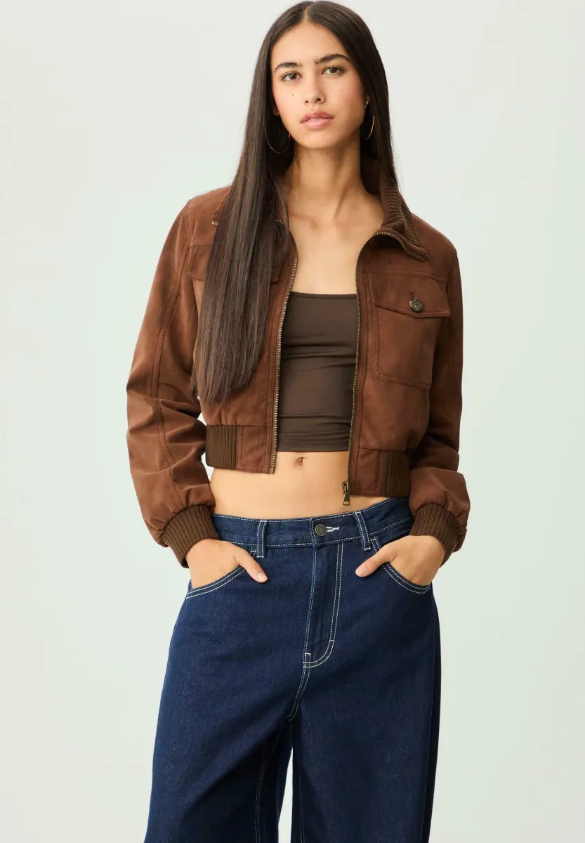 SHORT WITH POCKETS  - Kunstlederjacke - dark brown