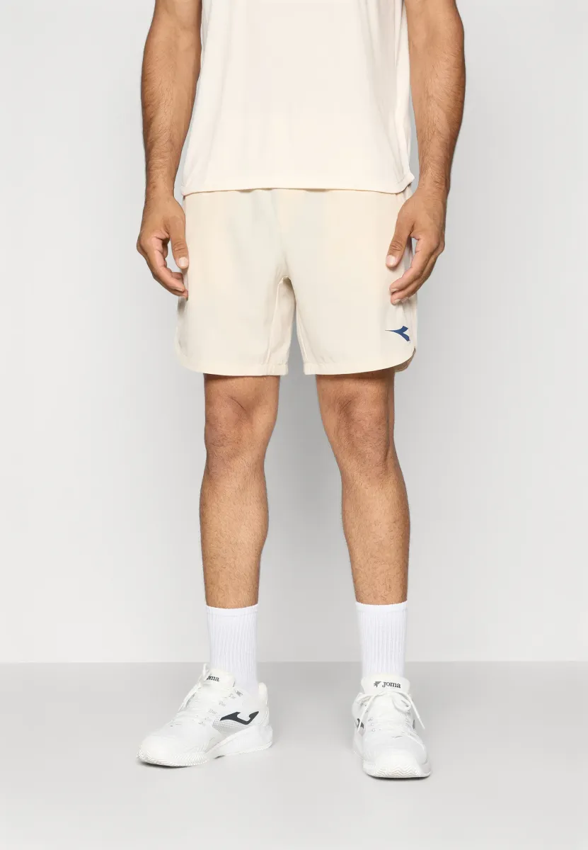 SHORTS CORE - Kurze Sporthose - whisper white
