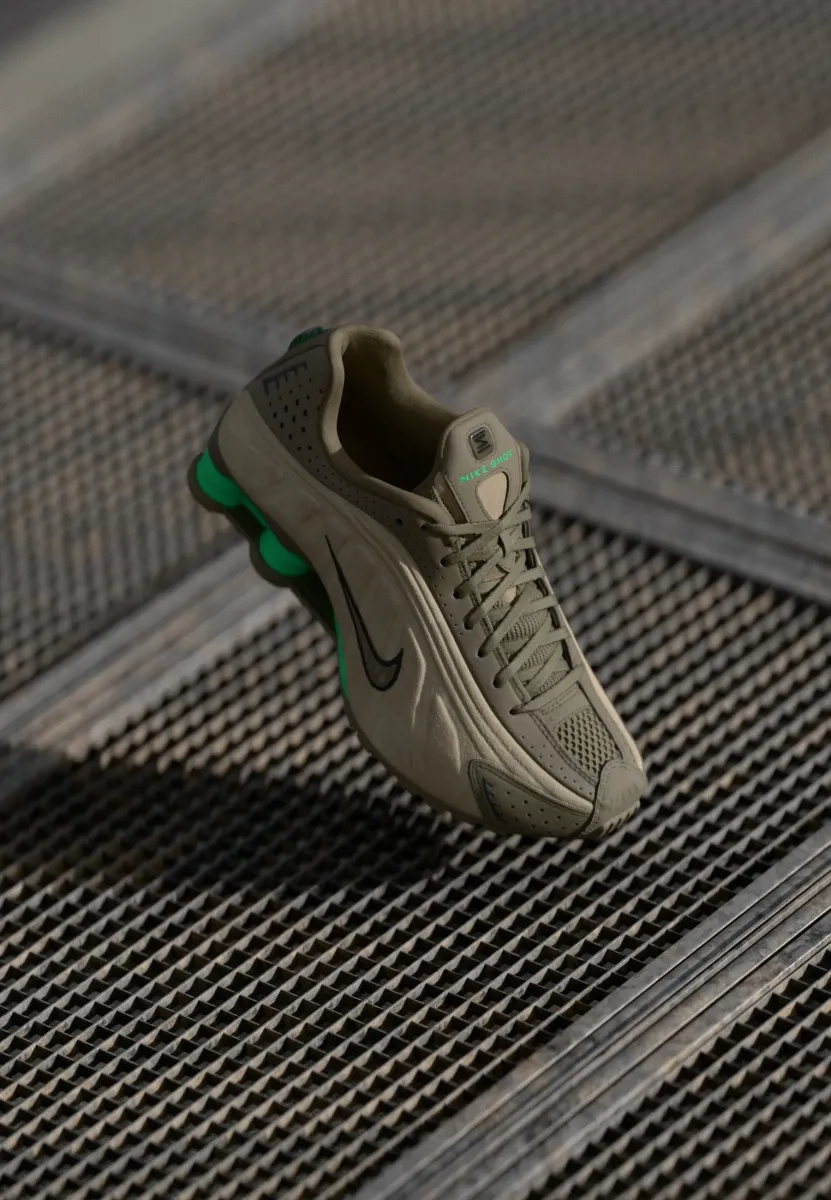 SHOX R4 SE 2 - Sneaker low - olive khaki/khaki/green shock/black