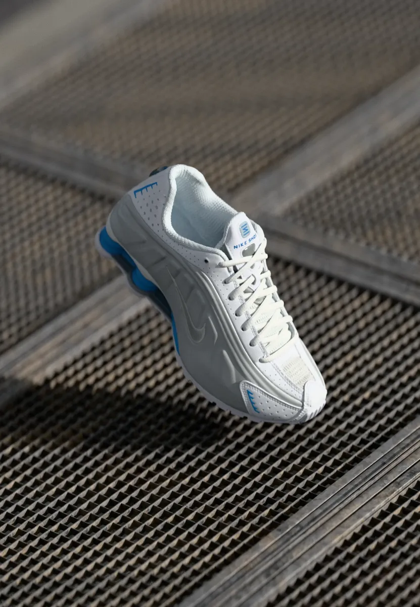 SHOX R4 - Sneaker low - white/metallic silver-coloured/blue hero