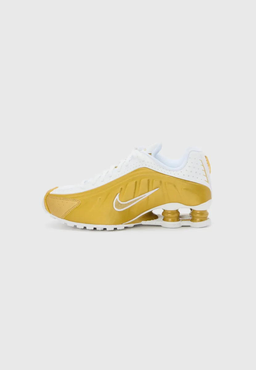 SHOX R4 UNISEX - Sneaker low - metallic gold-coloured/white