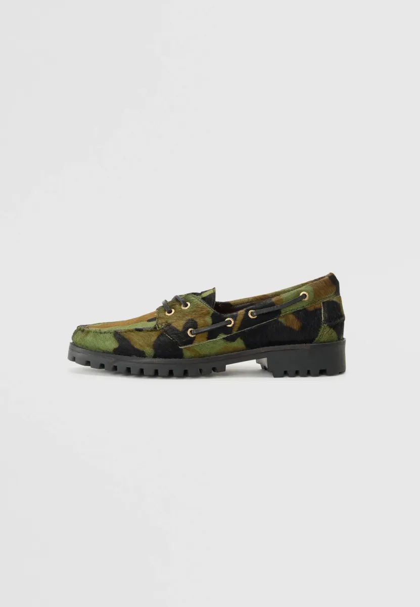 SIENNA - Bootsschuh - khaki/black/oatmilk