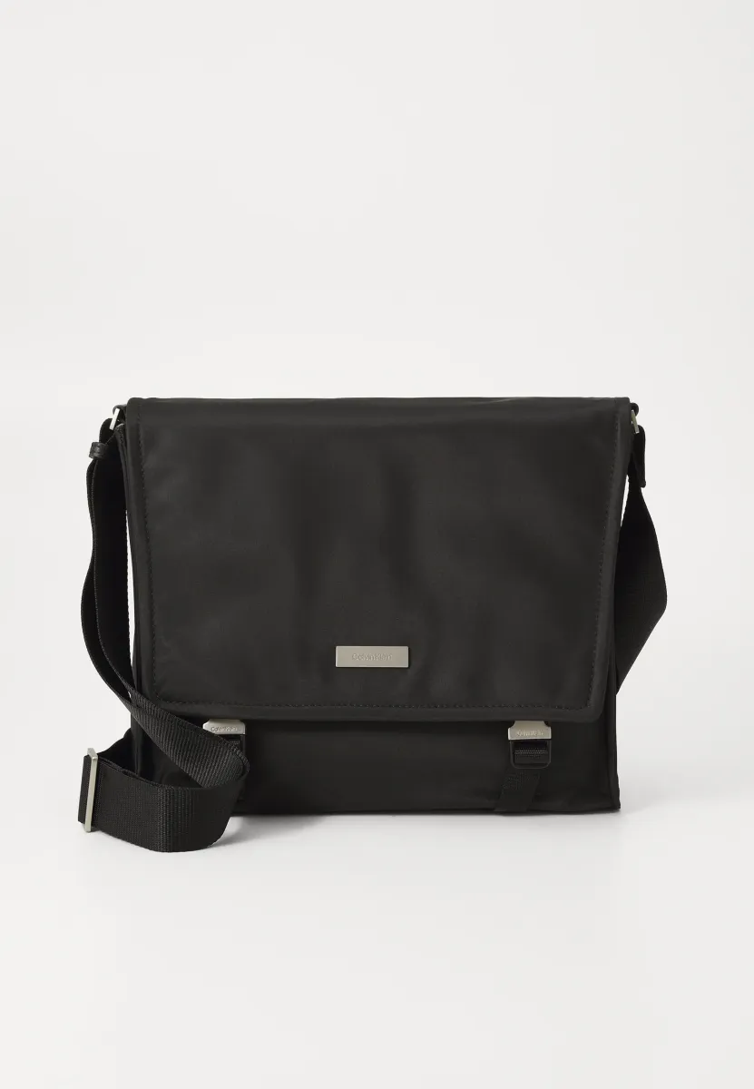 SLEEK LARGE MESSENGER - Umhängetasche - black